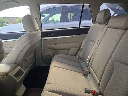 Used 2010 Subaru Outback 2.5i Premium AWD/4WD image 7