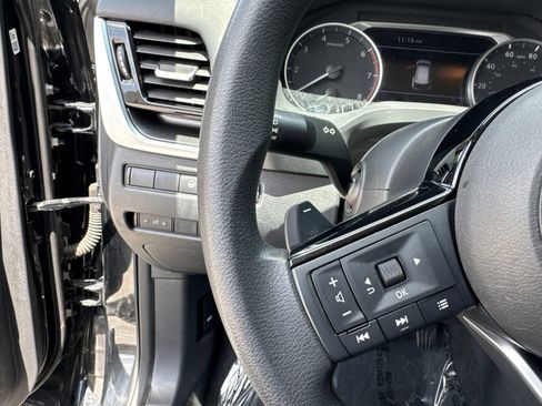 Used 2023 Nissan Rogue SV FWD image 14