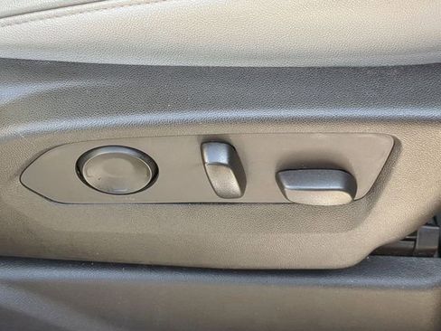 Used 2021 GMC Yukon XL SLT w/ SLT Premium Package image 52