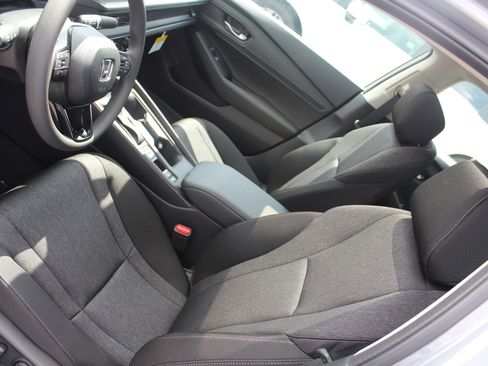 New 2025 Honda Accord SE image 5