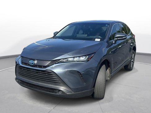 Used 2022 Toyota Venza LE AWD/4WD image 2