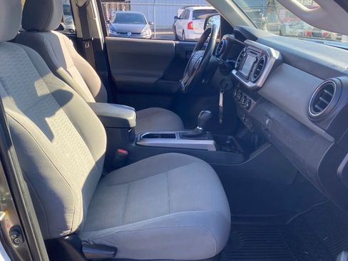 Used 2019 Toyota Tacoma SR5 image 19