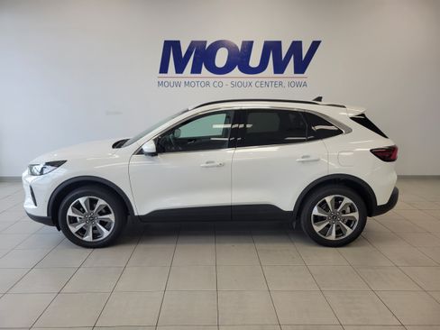 Used 2024 Ford Escape Platinum w/ Premium Technology Package AWD/4WD image 1