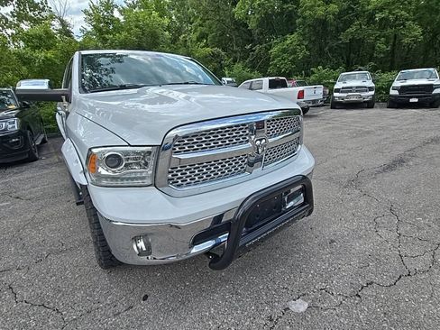 Used 2017 RAM 1500 Laramie AWD/4WD image 11