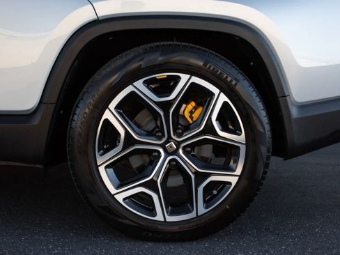 Used 2022 Rivian R1T Launch Edition image 45