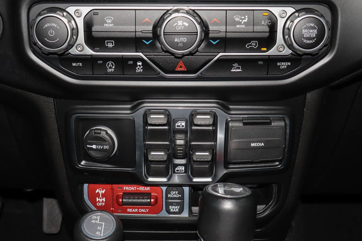 Used 2022 Jeep Wrangler Unlimited Rubicon AWD/4WD image 14