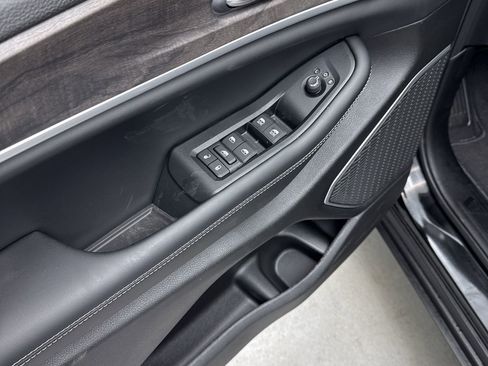 New 2026 Jeep Grand Cherokee L Limited w/ Limited Altitude Package image 14