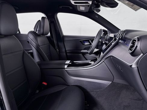 New 2026 Mercedes-Benz GLC 300 image 6