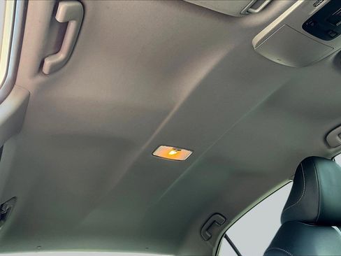 Used 2022 Toyota Camry SE w/ Convenience Package image 27