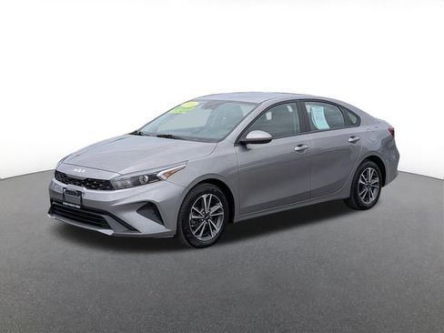 Used 2023 Kia Forte LXS FWD image 5