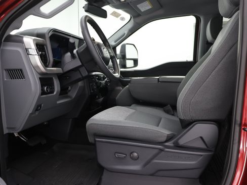 Used 2025 Ford F250 XLT w/ Black Appearance Package AWD/4WD image 10