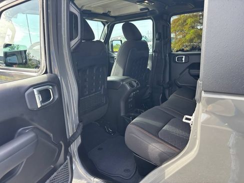 Used 2023 Jeep Gladiator Mojave w/ Cold Weather Group AWD/4WD image 43