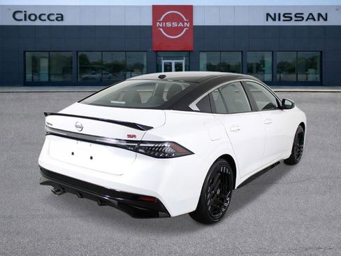 New 2026 Nissan Sentra SR w/ Floor Mat Package FWD image 5