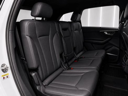 Used 2021 Audi Q7 2.0T Premium Plus w/ Executive Package AWD/4WD image 17