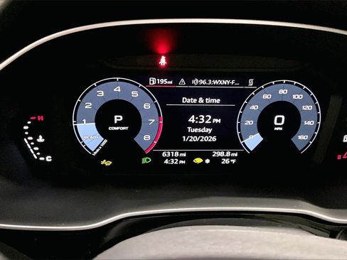 Used 2025 Audi Q3 2.0T Premium w/ Convenience Package image 13