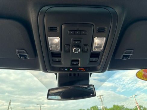 Used 2023 GMC Yukon XL AT4 w/ AT4 Premium Package AWD/4WD image 16