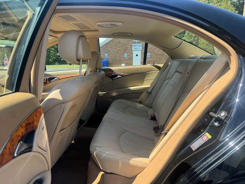 Used 2007 Mercedes-Benz E 320 BlueTEC Sedan image 16