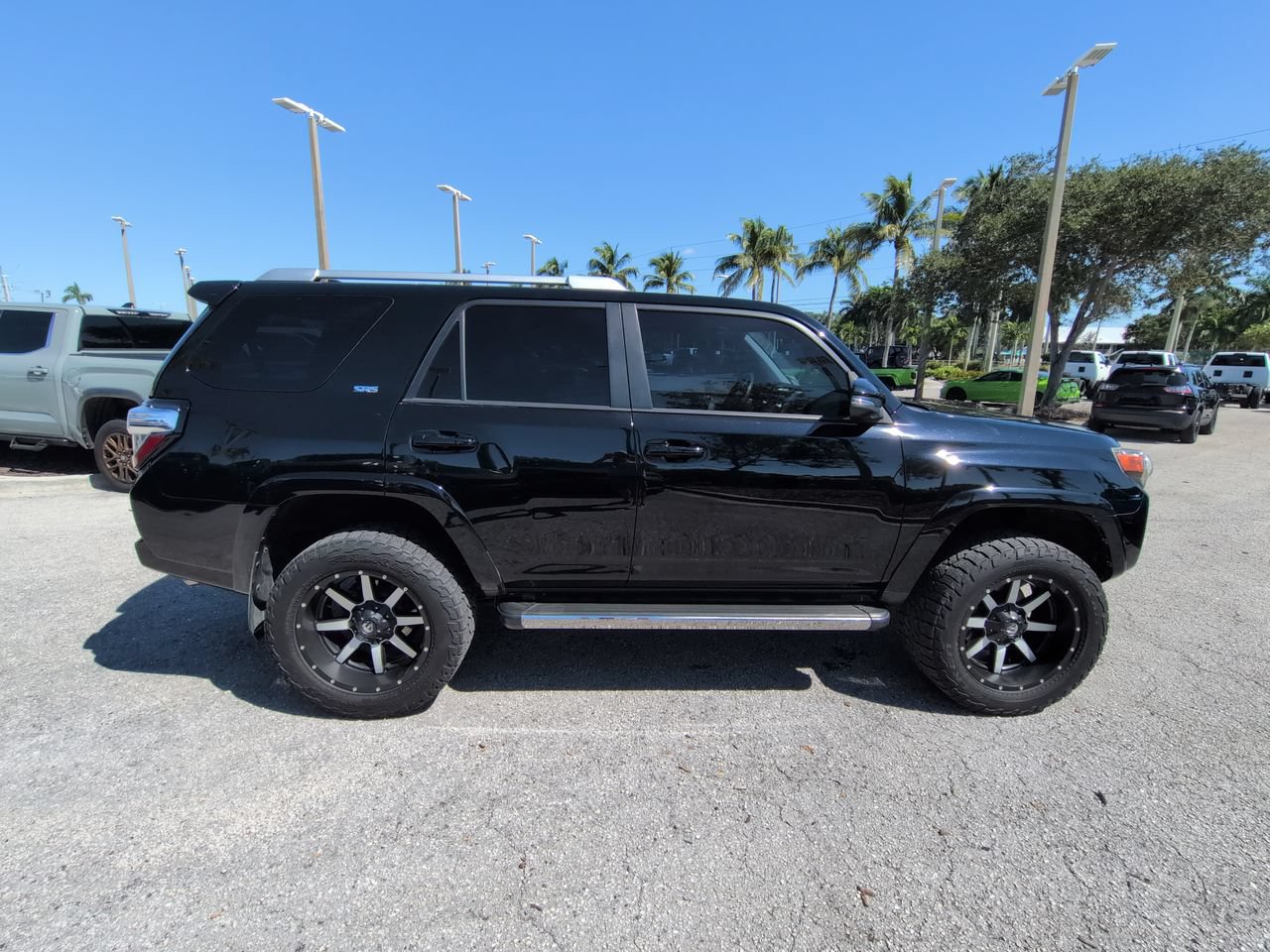 Used 2017 Toyota 4Runner SR5 Premium RWD image 4