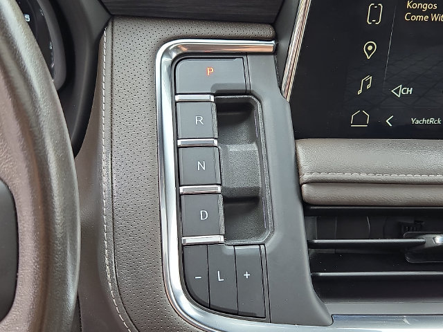 Used 2023 GMC Yukon SLT AWD/4WD image 9
