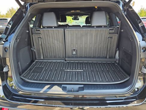 Used 2022 Toyota Highlander XSE AWD/4WD image 10