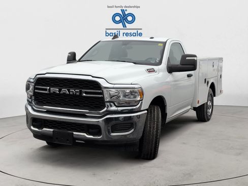 Used 2023 RAM 2500 Tradesman image 3