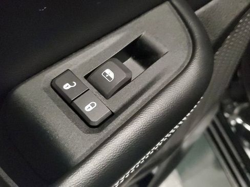 Used 2025 Jeep Grand Cherokee Altitude image 16