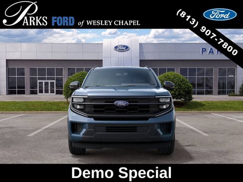 New 2027 Ford Expedition Max Active RWD image 3