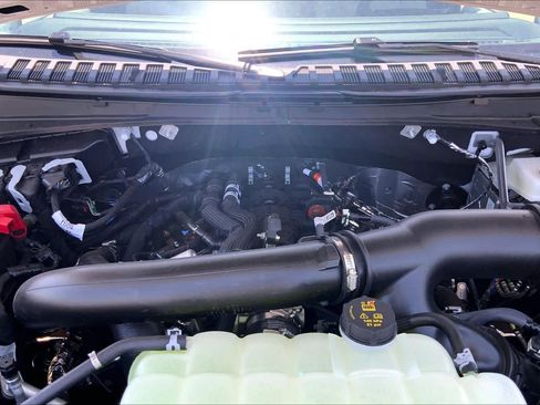 New 2026 Lincoln Navigator L Premier AWD/4WD image 16