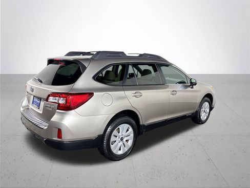 Used 2015 Subaru Outback 2.5i Premium image 6