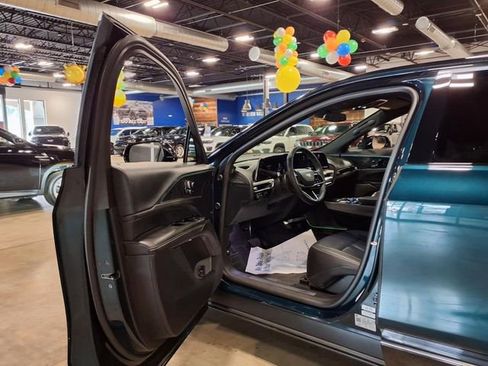 Used 2024 Cadillac Lyriq Luxury image 15