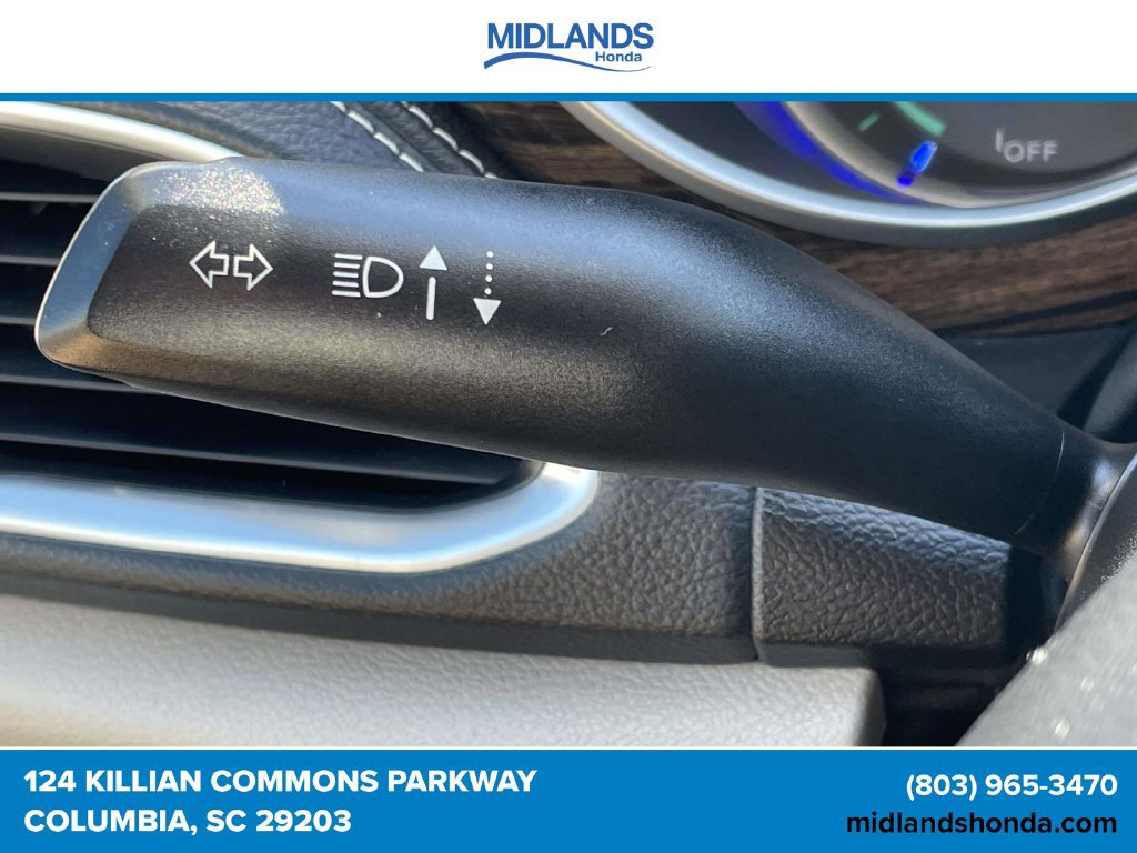 Used 2023 Chrysler Pacifica Limited FWD image 24