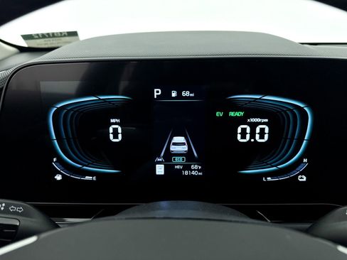 Used 2024 Kia Niro SX Touring FWD image 38