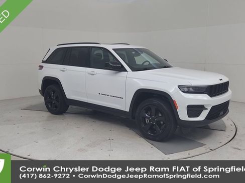 Used 2023 Jeep Grand Cherokee Altitude image 17