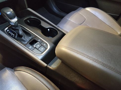 Used 2019 Hyundai Santa Fe Limited image 26