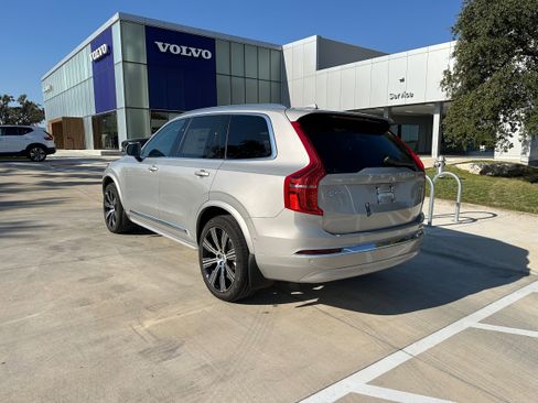 Used 2025 Volvo XC90 B6 Plus w/ Protection Package Premier image 4
