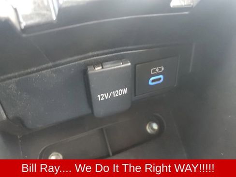 Used 2022 Toyota Corolla LE image 25