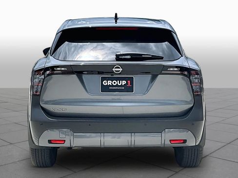 Used 2025 Nissan Kicks SV FWD image 5