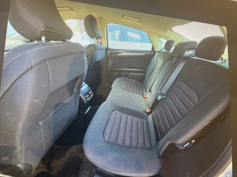 Used 2019 Ford Fusion SE image 7