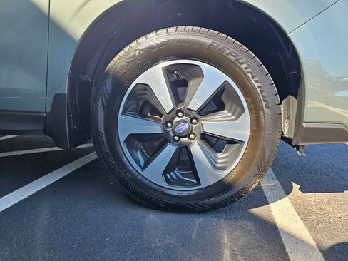 Used 2017 Subaru Forester 2.5i Premium w/ All-Weather Package AWD/4WD image 9
