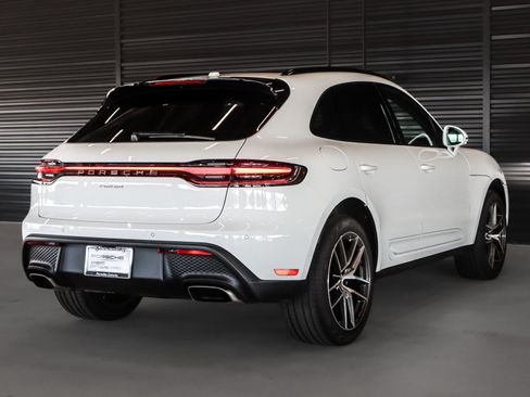 Certified 2026 Porsche Macan AWD/4WD image 10