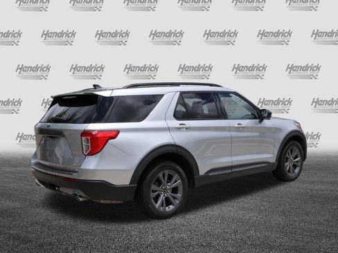 Used 2023 Ford Explorer XLT w/ Equipment Group 202A AWD/4WD image 9