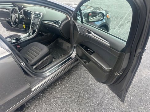 Used 2014 Ford Fusion SE image 27