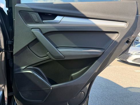 Used 2020 Audi Q5 2.0T Titanium Premium Plus w/ Premium Plus Package image 31