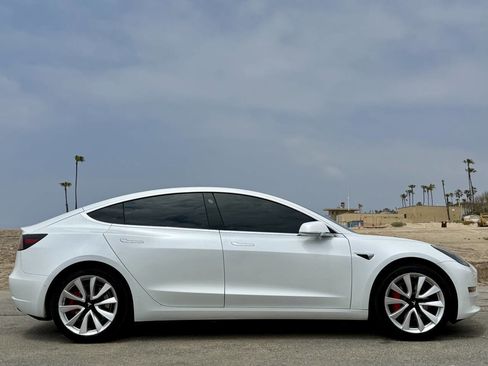 Used 2020 Tesla Model 3 Standard Range Plus image 5