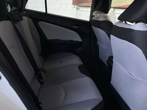 Used 2017 Toyota Prius Two image 15