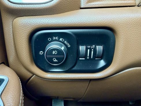 Used 2022 RAM 3500 Laramie image 18