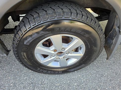 Used 2015 Freightliner Sprinter 2500 RWD image 11