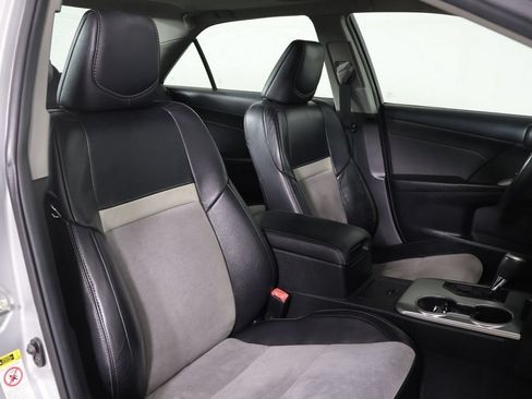 Used 2013 Toyota Camry SE w/ Leather Pkg FWD image 26