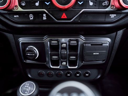 Used 2021 Jeep Gladiator Sport image 47