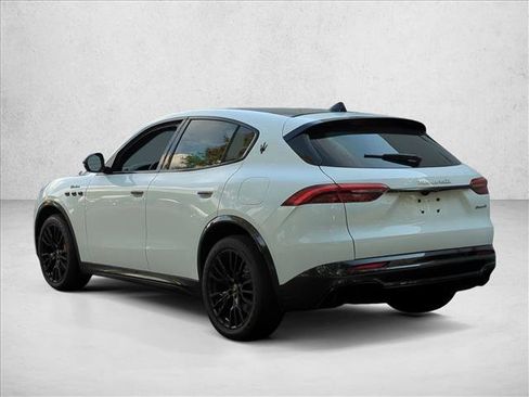 Used 2025 Maserati Grecale Modena AWD/4WD image 6